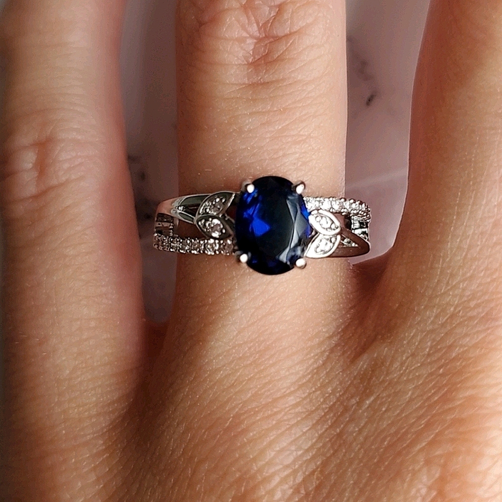 New Beautiful Blue Oval Cut Ring